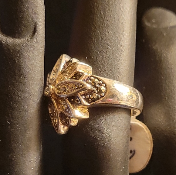 925 Sterling Silver, CZ and Marcasite Starburst Ring - Picture 4 of 6